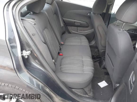 2016 Chevrolet Sonic LT z VIN 1G1JC5SH9G4157517, wystawiony jako IAAI lot #43096087 z przebiegiem 122 808 mil mil oraz . Historia ofert i sprzedaży dostępna na DreamBid. Obrazek 8.