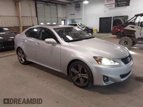 2012 Lexus IS 350 z VIN JTHBE5C23C5028675, wystawiony jako IAAI lot #41504992 z przebiegiem 152 577 mil mil oraz . Historia ofert i sprzedaży dostępna na DreamBid. Obrazek 1.