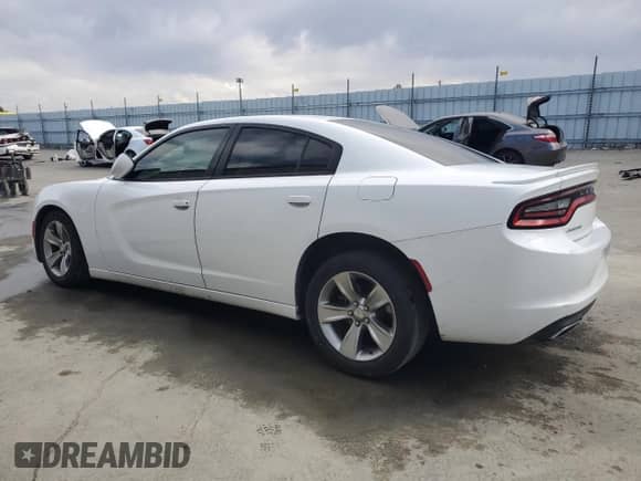 2016 Dodge Charger SE z VIN 2C3CDXBG2GH150237, wystawiony jako Copart lot #82054405 z przebiegiem 110 097 mil mil oraz Czysty tytuł • Clean title. Historia ofert i sprzedaży dostępna na DreamBid. Obrazek 2.