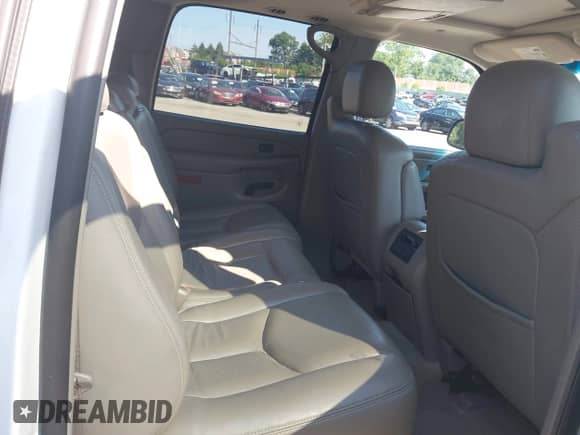 2006 Chevrolet Suburban Z71 z VIN 1GNFK16Z96J108126, wystawiony jako IAAI lot #42681884 z przebiegiem 97 936 mil mil oraz . Historia ofert i sprzedaży dostępna na DreamBid. Obrazek 8.