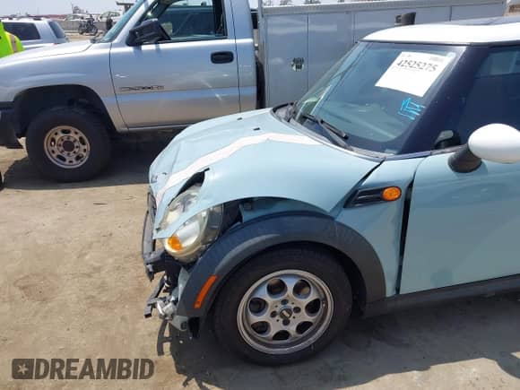 2012 MINI Hardtop with VIN WMWSU3C54CT260293, listed as a IAAI auction lot 42525275 with 132,791 mi miles and . Bid and sale history available at DreamBid. Image 6.