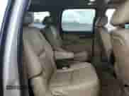 2010 Chevrolet Suburban LTZ z VIN 1GNUCKE05AR279818, wystawiony jako Copart lot #80470745 z przebiegiem 174 393 mil mil oraz Szkoda całkowita • Salvage title. Historia ofert i sprzedaży dostępna na DreamBid. Obrazek 11.