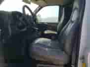 2004 Chevrolet Express Cargo с VIN 1GCHG35U241238816, выставлен на аукционе Copart как лот 80859055 с пробегом Не указан миль и Чистый • Clean title. История ставок и продаж доступна на DreamBid. Изображение 7.