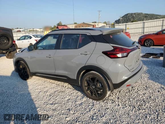 2022 Nissan Kicks SR z VIN 3N1CP5DV9NL477356, wystawiony jako Copart lot #81264135 z przebiegiem 46 501 mil mil oraz Szkoda całkowita • Salvage title. Historia ofert i sprzedaży dostępna na DreamBid. Obrazek 2.