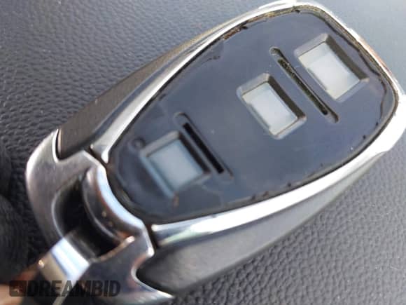 2019 Chevrolet Traverse LS z VIN 1GNERFKW7KJ186981, wystawiony jako IAAI lot #43303144 z przebiegiem 130 898 mil mil oraz . Historia ofert i sprzedaży dostępna na DreamBid. Obrazek 11.