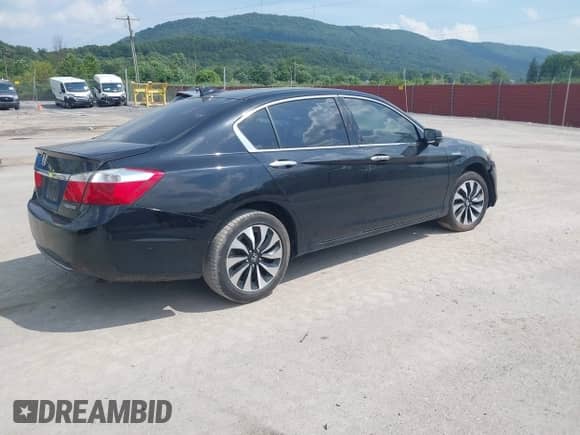 2014 Honda Accord EX-L with VIN 1HGCR6F54EA003396, listed as a IAAI auction lot 42834034 with 236,453 mi miles and . Bid and sale history available at DreamBid. Image 4.