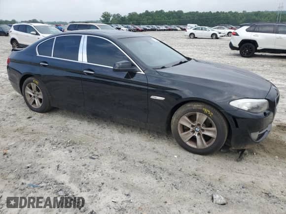 2013 BMW 5 Series 528i с VIN WBAXG5C56DD231950, выставлен на аукционе Copart как лот 57555855 с пробегом 178 381 миль миль и Списание • Salvage title. История ставок и продаж доступна на DreamBid. Изображение 4.