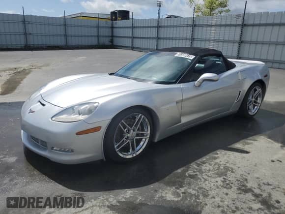 2005 Chevrolet Corvette с VIN 1G1YY34U655114646, выставлен на аукционе Copart как лот 51330415 с пробегом 34 154 миль миль и Чистый • Clean title. История ставок и продаж доступна на DreamBid. Изображение 1.
