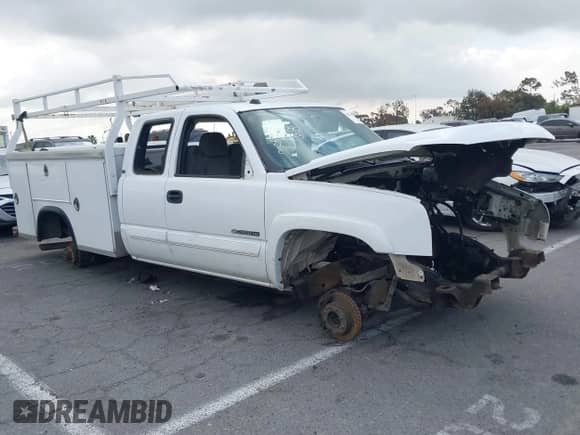 2005 Chevrolet Silverado 2500HD Work Truck with VIN 1GCHC29UX5E126730, listed as a IAAI auction lot 42119717 with Not provided miles and . Bid and sale history available at DreamBid. Image 1.