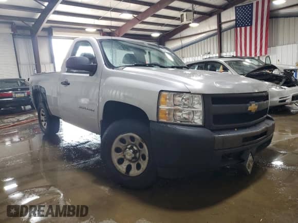 2013 Chevrolet Silverado 1500 Work Truck z VIN 1GCNKPEX0DZ240892, wystawiony jako Copart lot #63041415 z przebiegiem 90 866 mil mil oraz Szkoda całkowita • Salvage title. Historia ofert i sprzedaży dostępna na DreamBid. Obrazek 4.