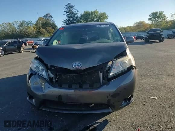 2014 Toyota Sienna L with VIN 5TDZK3DC5ES459617, listed as a Copart auction lot 85784815 with 162,085 mi miles and Salvage title. Bid and sale history available at DreamBid. Image 14.