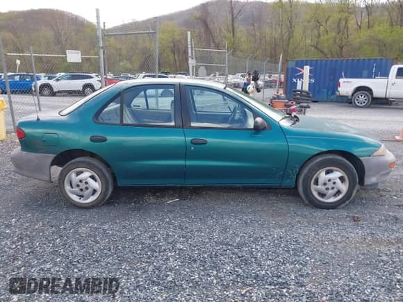 1998 Chevrolet Cavalier z VIN 1G1JC524XW7149954, wystawiony jako IAAI lot #42032250 z przebiegiem 255 913 mil mil oraz . Historia ofert i sprzedaży dostępna na DreamBid. Obrazek 13.