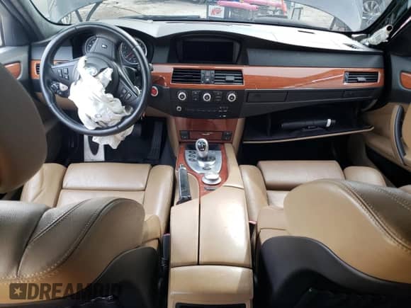 2008 BMW 5 Series M5 с VIN WBSNB93548CX09643, выставлен на аукционе Copart как лот 83785065 с пробегом Не указан миль и На запчасти • Non repairable. История ставок и продаж доступна на DreamBid. Изображение 8.