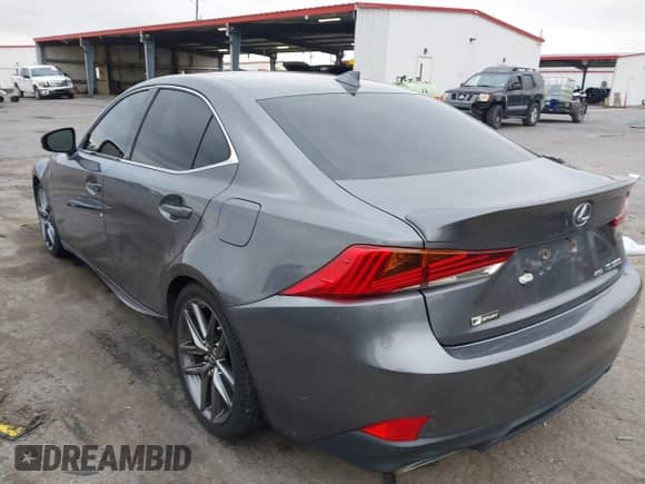 2018 Lexus IS 300 z VIN JTHC81D2XJ5026860, wystawiony jako IAAI lot #42183444 z przebiegiem 58 972 mil mil oraz . Historia ofert i sprzedaży dostępna na DreamBid. Obrazek 3.