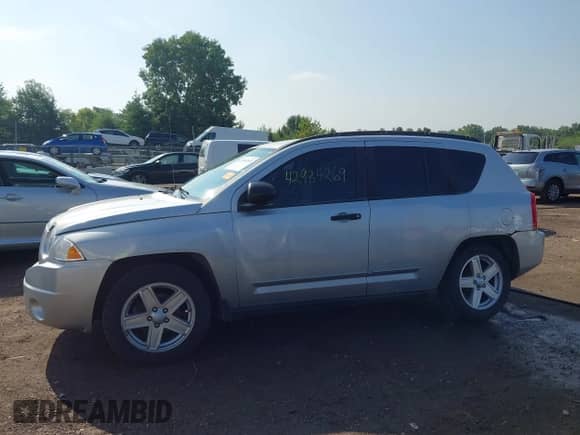 2008 Jeep Compass Sport с VIN 1J8FT47008D789312, выставлен на аукционе IAAI как лот 42984269 с пробегом 125 557 миль миль и . История ставок и продаж доступна на DreamBid. Изображение 14.