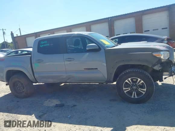 2019 Toyota Tacoma TRD Off Road z VIN 3TMCZ5AN2KM207371, wystawiony jako IAAI lot #43130878 z przebiegiem 104 178 mil mil oraz . Historia ofert i sprzedaży dostępna na DreamBid. Obrazek 13.