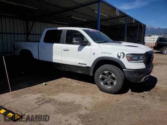 2020 Ram 1500 Rebel z VIN 1C6SRFLT0LN377370, wystawiony jako Copart lot #63436795 z przebiegiem 75 251 mil mil oraz Szkoda całkowita • Salvage title. Historia ofert i sprzedaży dostępna na DreamBid. Obrazek 4.