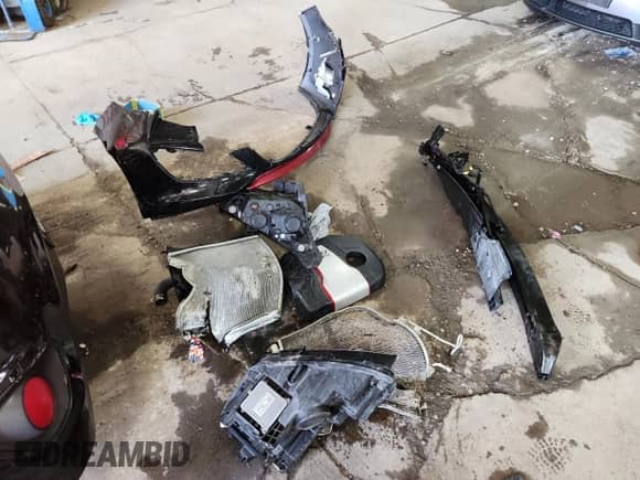2016 Hyundai Veloster Turbo с VIN KMHTC6AE0GU276257, выставлен на аукционе Copart как лот 80464335 с пробегом 77 169 миль миль и На запчасти • Non repairable. История ставок и продаж доступна на DreamBid. Изображение 13.