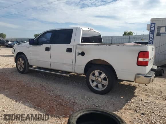 2004 Ford F-150 XLT with VIN 1FTPW12524FA26324, listed as a Copart auction lot 84644325 with 202,467 mi miles and Clean title. Bid and sale history available at DreamBid. Image 2.