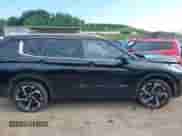 2023 Mitsubishi Outlander SEL z VIN JA4J4VA87PZ019896, wystawiony jako IAAI lot #42646987 z przebiegiem 22 494 mil mil oraz . Historia ofert i sprzedaży dostępna na DreamBid. Obrazek 14.