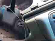 1994 Honda Accord LX z VIN 1HGCD5635RA123589, wystawiony jako IAAI lot #42809589 z przebiegiem 320 269 mil mil oraz . Historia ofert i sprzedaży dostępna na DreamBid. Obrazek 11.