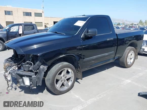2014 Ram 1500 Express z VIN 3C6JR7AT6EG251126, wystawiony jako IAAI lot #42292741 z przebiegiem 79 528 mil mil oraz . Historia ofert i sprzedaży dostępna na DreamBid. Obrazek 20.