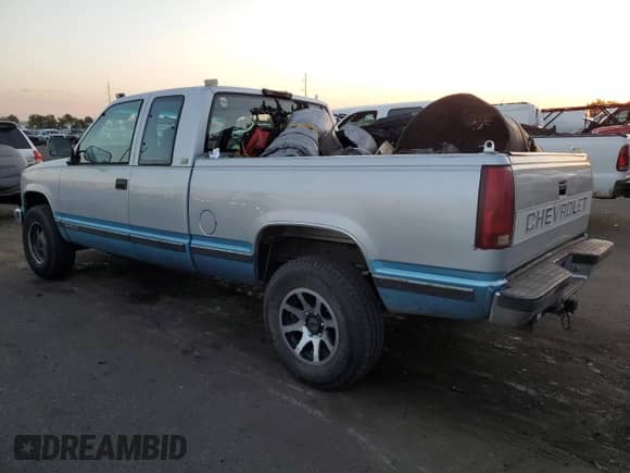 1994 Chevrolet Silverado 2500 z VIN 2GCFK29K3R1328311, wystawiony jako Copart lot #71533854 z przebiegiem 254 006 mil mil oraz Szkoda całkowita • Salvage title. Historia ofert i sprzedaży dostępna na DreamBid. Obrazek 2.