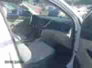 2017 Hyundai Tucson SE z VIN KM8J3CA42HU479312, wystawiony jako IAAI lot #43172523 z przebiegiem 145 234 mil mil oraz . Historia ofert i sprzedaży dostępna na DreamBid. Obrazek 5.