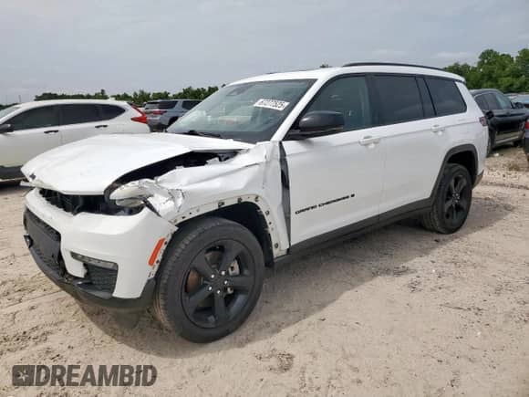 2023 Jeep Grand Cherokee Limited z VIN 1C4RJKBG7P8736049, wystawiony jako Copart lot #67277525 z przebiegiem 52 516 mil mil oraz Szkoda całkowita • Salvage title. Historia ofert i sprzedaży dostępna na DreamBid. Obrazek 1.