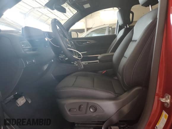 2025 Chevrolet Traverse FWD LT с VIN 1GNERGRS8SJ295992, выставлен на аукционе Copart как лот 81570375 с пробегом 965 миль миль и Списание • Salvage title. История ставок и продаж доступна на DreamBid. Изображение 7.