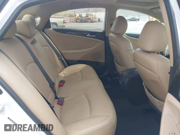 2013 Hyundai Sonata SE with VIN 5NPEC4AC0DH729220, listed as a IAAI auction lot 43095272 with 116,829 mi miles and . Bid and sale history available at DreamBid. Image 8.