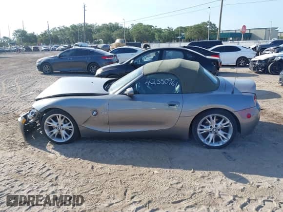 2008 BMW Z4 3.0i с VIN 4USBU33518LW75723, выставлен на аукционе IAAI как лот 42350961 с пробегом 62 493 миль миль и . История ставок и продаж доступна на DreamBid. Изображение 14.