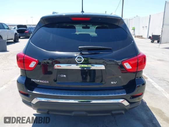 2017 Nissan Pathfinder S z VIN 5N1DR2MN5HC627582, wystawiony jako IAAI lot #42955656 z przebiegiem 87 553 mil mil oraz . Historia ofert i sprzedaży dostępna na DreamBid. Obrazek 17.