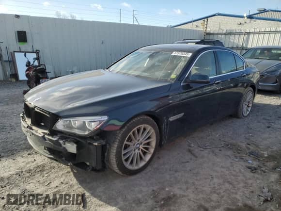 2013 BMW 7 Series 750i xDrive z VIN WBAYB6C50DD223786, wystawiony jako Copart lot #87579345 z przebiegiem 143 523 mil mil oraz Szkoda całkowita • Salvage title. Historia ofert i sprzedaży dostępna na DreamBid. Obrazek 1.