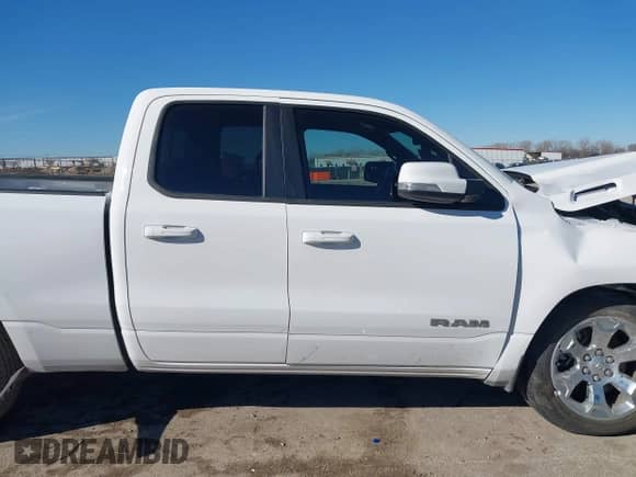 2022 Ram 1500 Big Horn z VIN 1C6RREBT7NN452563, wystawiony jako IAAI lot #41297916 z przebiegiem 27 231 mil mil oraz . Historia ofert i sprzedaży dostępna na DreamBid. Obrazek 13.