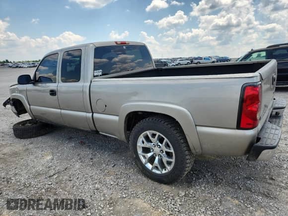 2003 Chevrolet Silverado 1500 LS с VIN 1GCEK19V13E273220, выставлен на аукционе Copart как лот 68141815 с пробегом 272 454 миль миль и Списание • Salvage title. История ставок и продаж доступна на DreamBid. Изображение 2.