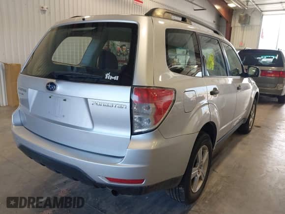 2011 Subaru Forester X z VIN JF2SHBBC9BG723345, wystawiony jako IAAI lot #42633930 z przebiegiem 173 359 mil mil oraz . Historia ofert i sprzedaży dostępna na DreamBid. Obrazek 4.