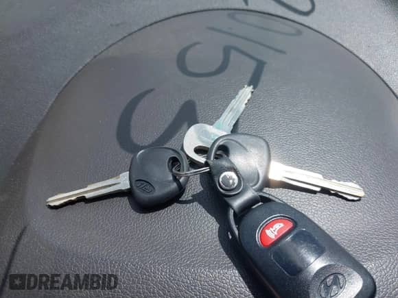 2011 Hyundai Elantra GLS z VIN KMHDH4AE1BU087670, wystawiony jako IAAI lot #42620153 z przebiegiem 204 523 mil mil oraz . Historia ofert i sprzedaży dostępna na DreamBid. Obrazek 11.