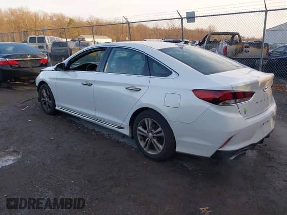 2018 Hyundai Sonata Limited с VIN 5NPE34AF3JH727810, выставлен на аукционе IAAI как лот 41145467 с пробегом 77 711 миль миль и . История ставок и продаж доступна на DreamBid. Изображение 3.
