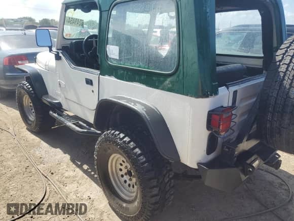 1992 Jeep Wrangler с VIN 2J4FY19P3NJ514780, выставлен на аукционе Copart как лот 76249454 с пробегом 106 177 миль миль и На запчасти • Non repairable. История ставок и продаж доступна на DreamBid. Изображение 2.