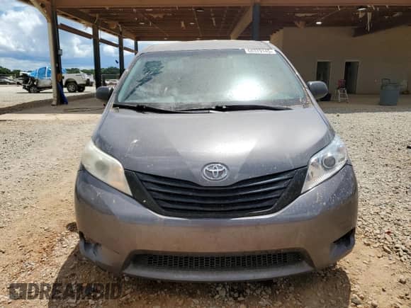2017 Toyota Sienna L с VIN 5TDZZ3DC0HS825435, выставлен на аукционе Copart как лот 68379145 с пробегом 239 371 миль миль и Списание • Salvage title. История ставок и продаж доступна на DreamBid. Изображение 5.