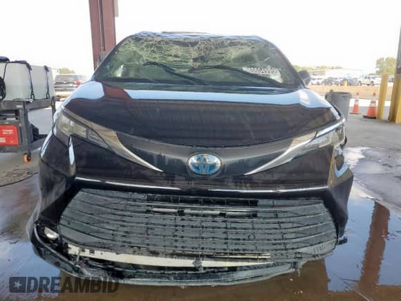 2021 Toyota Sienna XLE z VIN 5TDYRKECXMS058059, wystawiony jako Copart lot #80654995 z przebiegiem 103 243 mil mil oraz Czysty tytuł • Clean title. Historia ofert i sprzedaży dostępna na DreamBid. Obrazek 5.