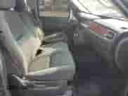 2009 Chevrolet Tahoe LS z VIN 1GNFC13C69R137473, wystawiony jako Copart lot #64177375 z przebiegiem 285 004 mil mil oraz Szkoda całkowita • Salvage title. Historia ofert i sprzedaży dostępna na DreamBid. Obrazek 7.