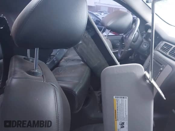 2012 Chevrolet Silverado 1500 LTZ z VIN 3GCPKTE75CG108923, wystawiony jako IAAI lot #42626410 z przebiegiem Nie podano mil oraz . Historia ofert i sprzedaży dostępna na DreamBid. Obrazek 5.