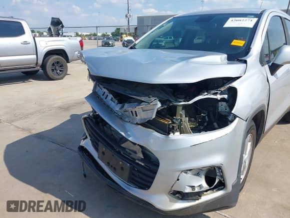 2020 Chevrolet Trax LS с VIN 3GNCJKSB9LL332411, выставлен на аукционе IAAI как лот 43082271 с пробегом 50 105 миль миль и . История ставок и продаж доступна на DreamBid. Изображение 18.