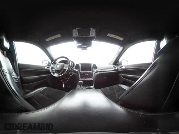 2018 Jeep Grand Cherokee Laredo z VIN 1C4RJFAG7JC206791, wystawiony jako IAAI lot #43425130 z przebiegiem 116 570 mil mil oraz . Historia ofert i sprzedaży dostępna na DreamBid. Obrazek 18.