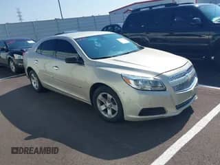 2013 Chevrolet Malibu LS z VIN 1G11B5SA1DF319128, wystawiony jako IAAI lot #43221704 z przebiegiem 199 125 mil mil oraz . Historia ofert i sprzedaży dostępna na DreamBid. Obrazek 1.