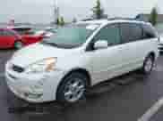 2005 Toyota Sienna XLE z VIN 5TDBA22C65S041181, wystawiony jako IAAI lot #42928380 z przebiegiem 268 568 mil mil oraz . Historia ofert i sprzedaży dostępna na DreamBid. Obrazek 2.