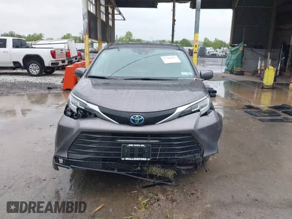 2023 Toyota Sienna LE with VIN 5TDKSKFC2PS103895, listed as a IAAI auction lot 42366033 with 27,807 mi miles and . Bid and sale history available at DreamBid. Image 13.