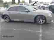 2017 Chrysler 300 S с VIN 2C3CCABG2HH599709, выставлен на аукционе IAAI как лот 42190665 с пробегом 80 681 миль миль и . История ставок и продаж доступна на DreamBid. Изображение 14.